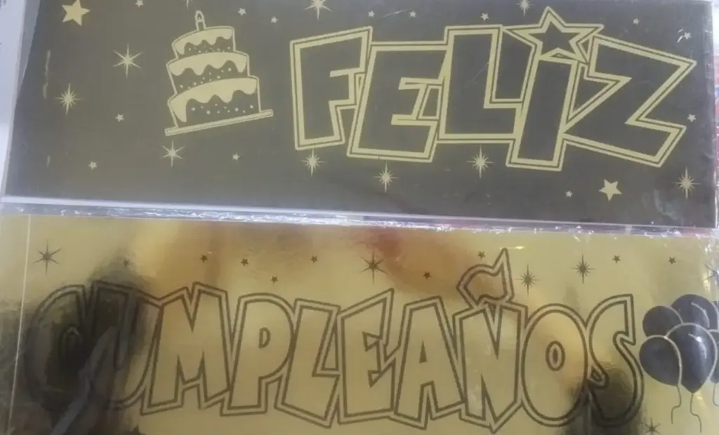 LETRERO TIRA FELIZ CUMPLEAÑOS METALIZADO MEGA FIESTA (ARCHIVAR)