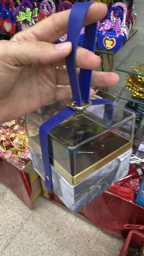 CAJA EMPAQUE CUADRADA PEQUEÑA