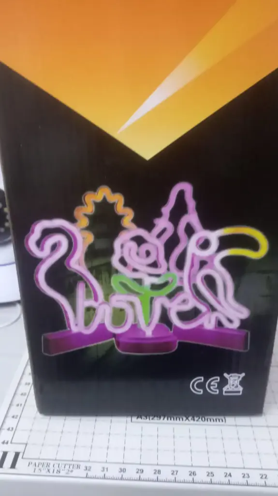 LAMPARA LOVE LUZ LETRA CURSIVA