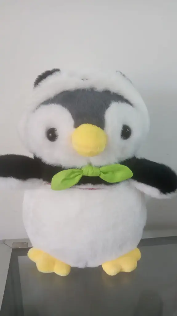 PELUCHE PINGUINO 20 CM