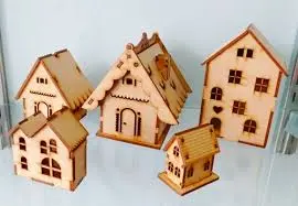 CASA DE MADERA MEDIANA / NAVIDAD