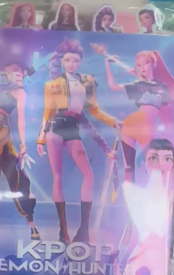 CUADERNO - LIBRETA HOLOGRAFICO -  K-POP - CAPIBARA