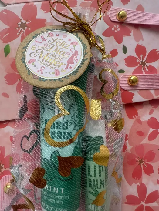 SET CREMA MANOS MINI + CHAPSTICK