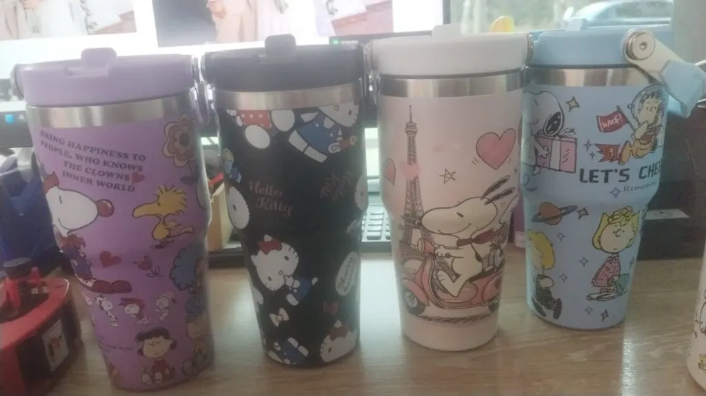 TERMO CON MANIJA PERSONAJES